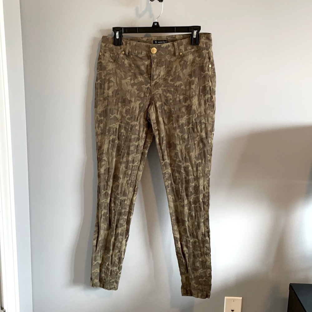 Green camouflage skinny jeans size 6